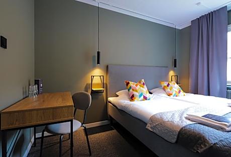 Twin Room with Shared Bathroom