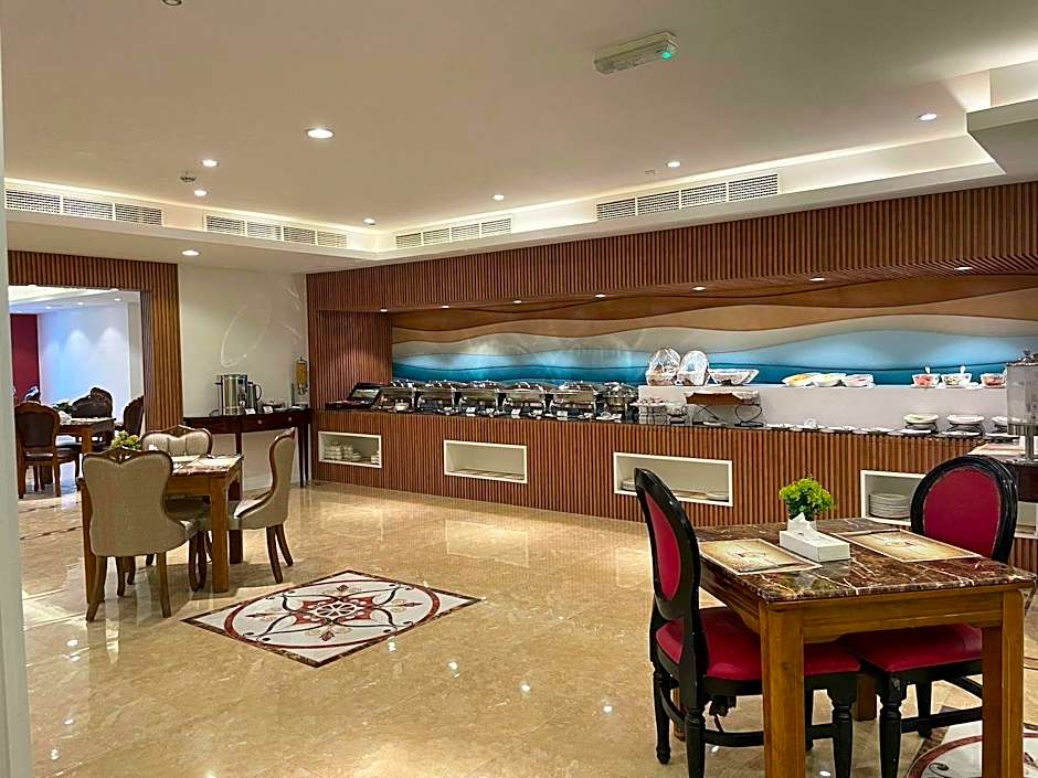 Clifton International Hotel