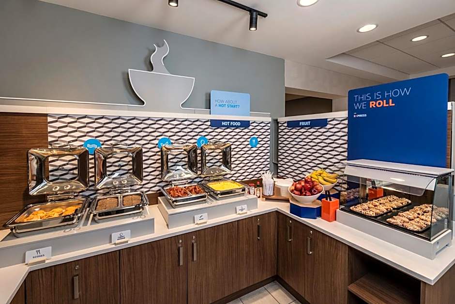 Holiday Inn Express Toronto Downtown By IHG