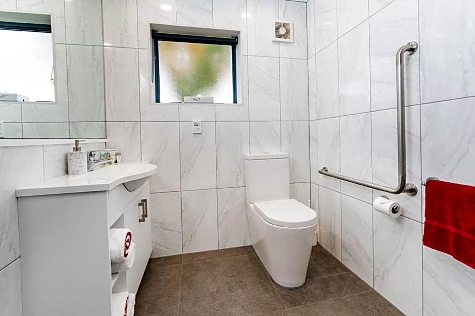Aubyn Court Spa Motel