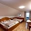 Santner, Hotel