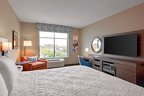 King Room - Hearing Access/Non-Smoking