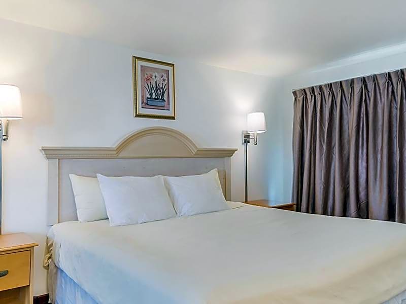 America's Best Value Inn & Suites/Hyannis