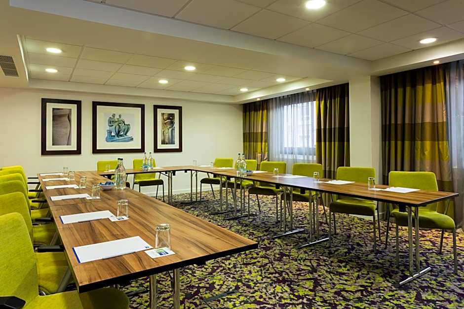 Holiday Inn Express Harlow By IHG