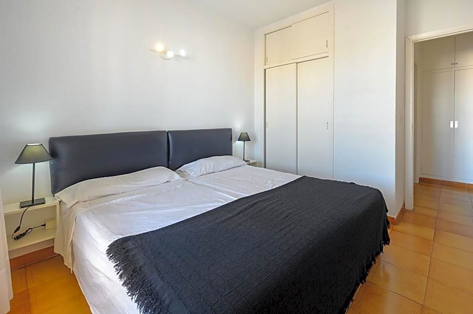 Apartamentos San Antonio Beach