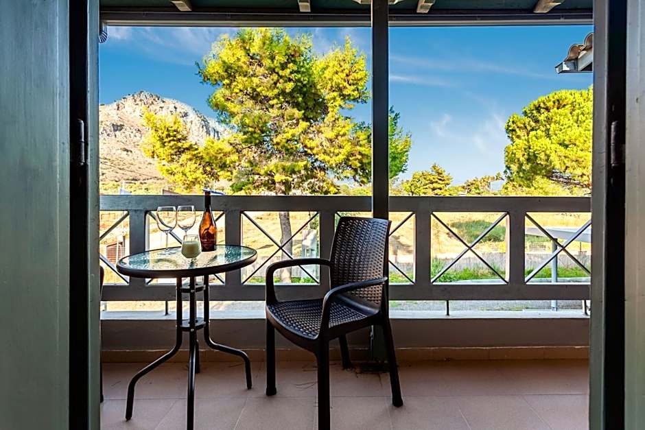 Kalogria Summer Retreats - Seimeio Strofilia, Sunny Vibes