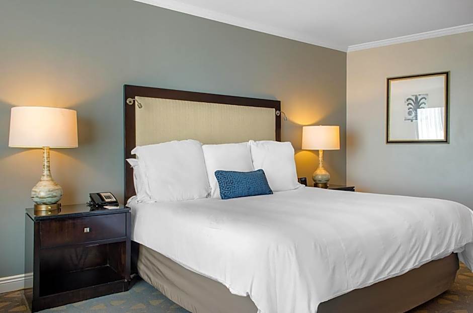 THE RIVERFRONT HOTEL NEW ORLEANS