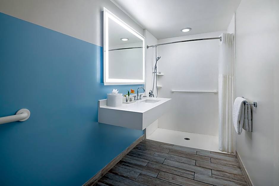 Blue Flamingo Resort Key West