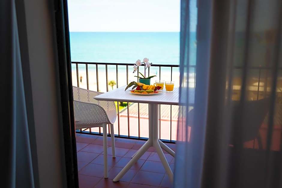 Photo 1 of 12 of Superior, Sea View