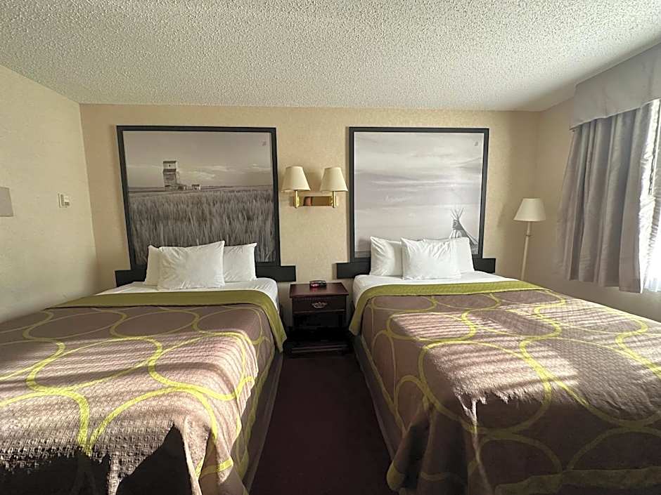 Super 8 by Wyndham Lethbridge