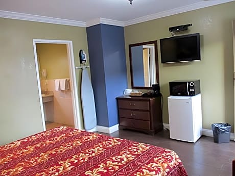 King Room - Non-Smoking