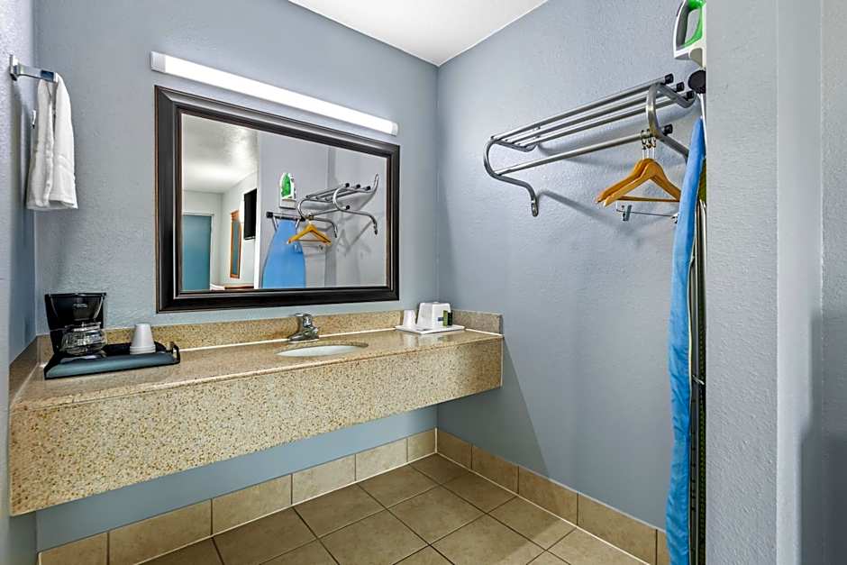 Americas Best Value Inn Indianola