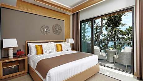 Two-Bedroom Suite with Ocean View with Balcony