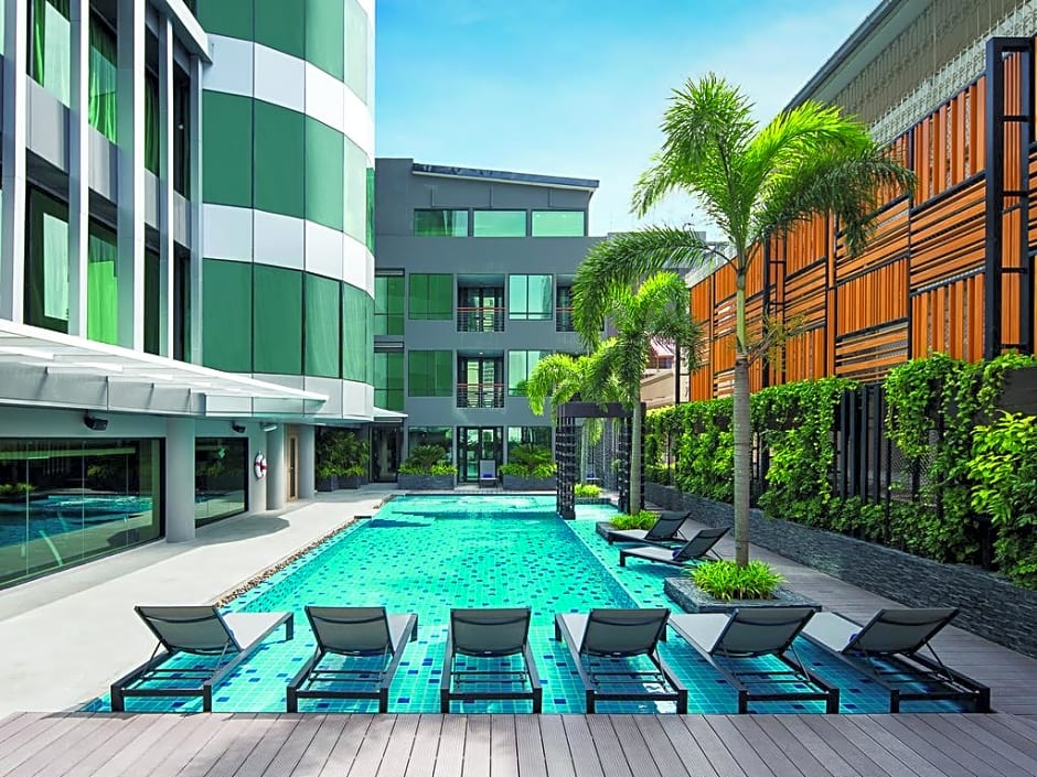 Solitaire Bangkok Sukhumvit 11