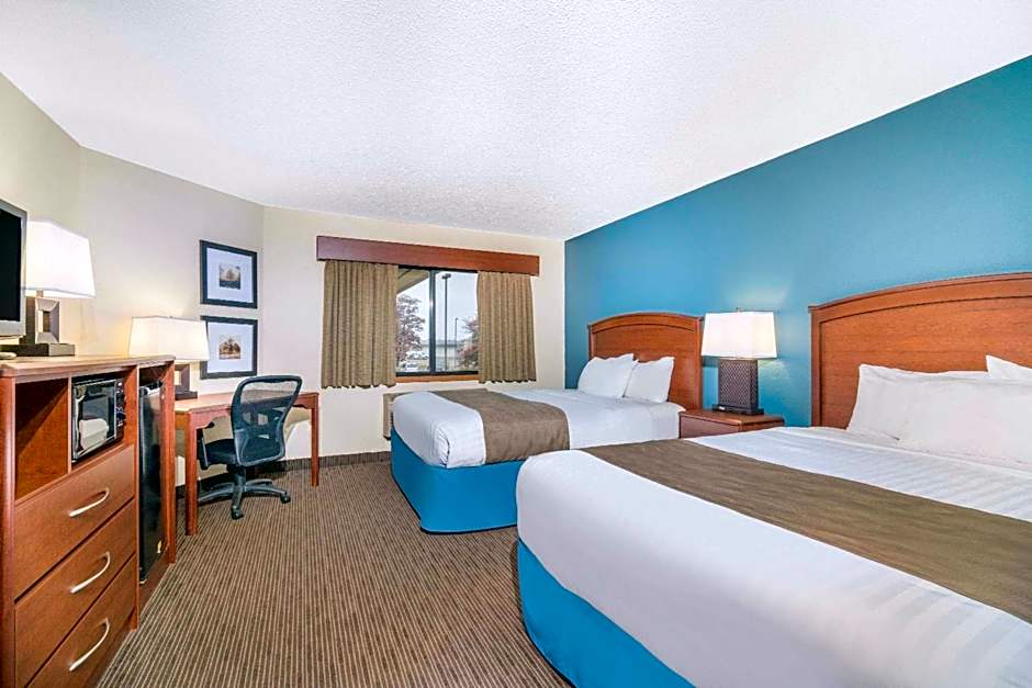 Days Inn & Suites by Wyndham Baxter Brainerd Area