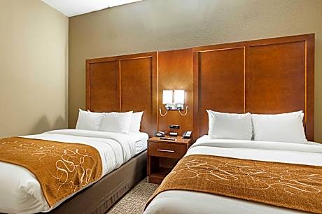 Queen Suite with Two Queen Beds