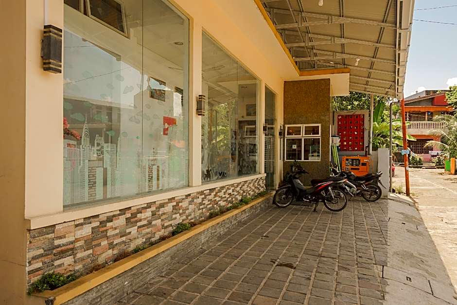 RedDoorz  Syariah near Jembatan Siti Nurbaya Padang