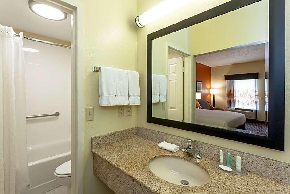 Clarion Pointe Biltmore Village