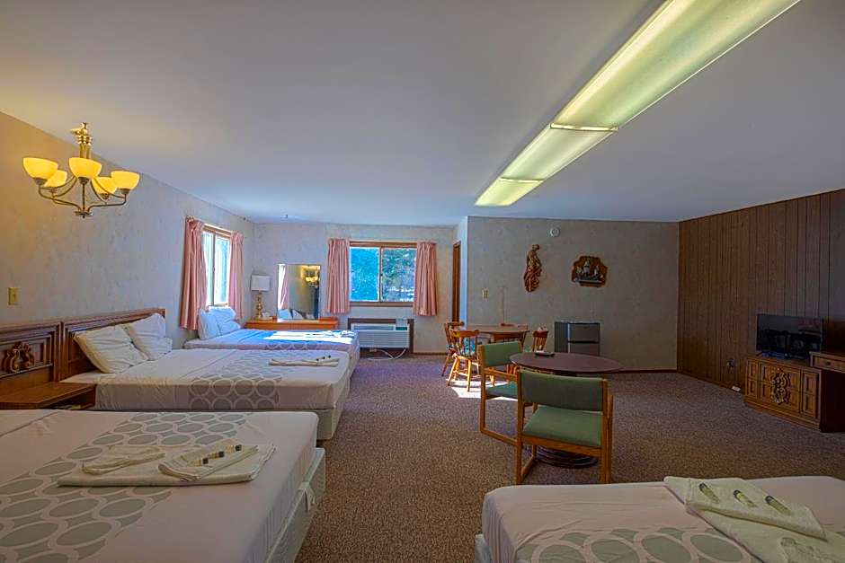 Love Hotels Tomahawk by OYO at Lake Mohawksin WI