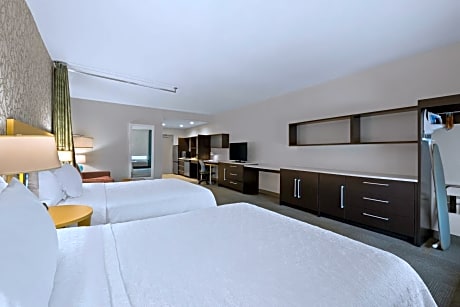 Queen Studio with Two Queen Beds - Non-Smoking
