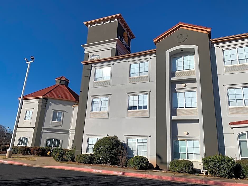 La Quinta Inn & Suites by Wyndham Oklahoma City North - Quail Springs