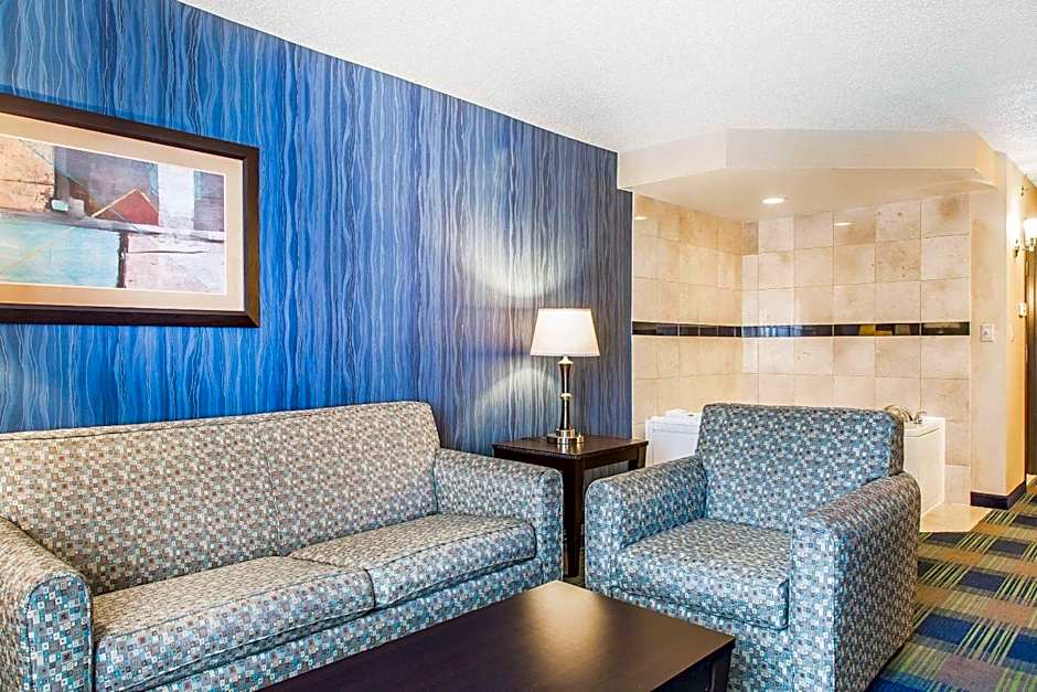 Comfort Inn & Suites Meriden East