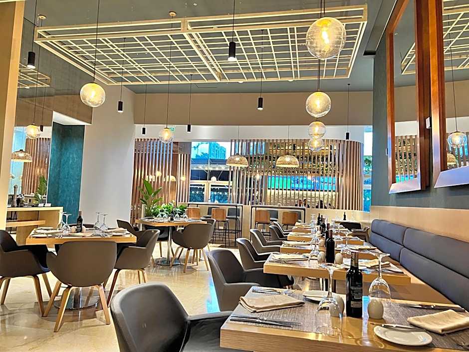 Holiday Inn Bogota Airport By IHG