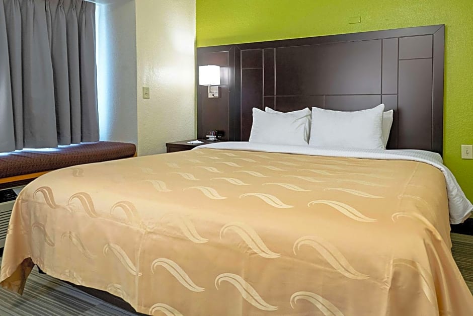 Quality Inn & Suites Robbinsville