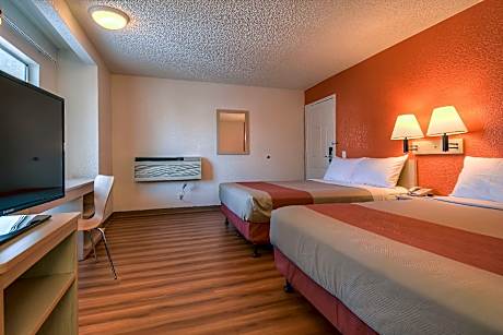 2 Full Beds | ADA/Tub/Mini Fridge