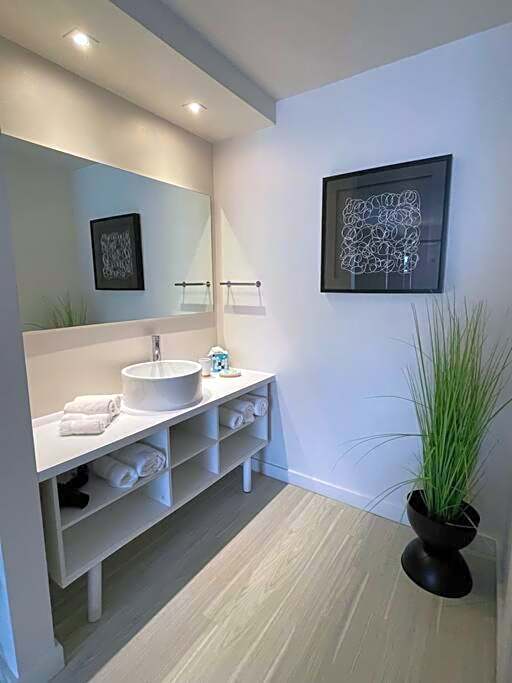 Cozy hotel with Super location near Disney