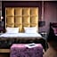 Roomers Frankfurt Central, Autograph Collection
