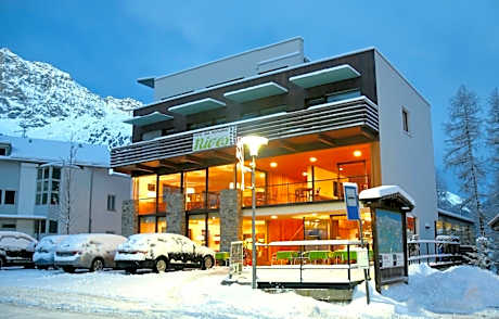 Bed & Breakfast Hostel Nives