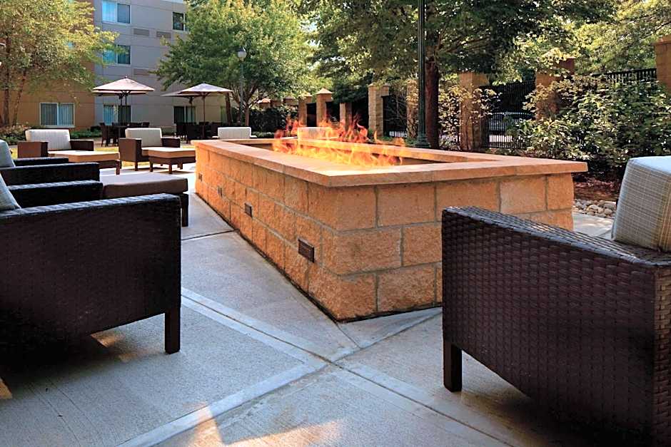 Courtyard by Marriott Edison Woodbridge