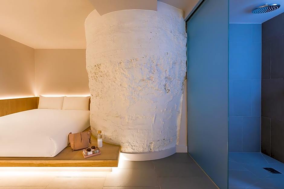 Zedwell Underground Tottenham Court Rd