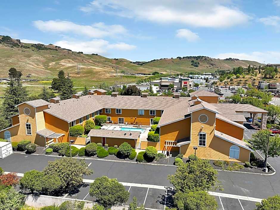 Quality Inn Near Six Flags Discovery Kingdom-Napa Valley