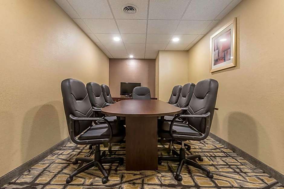 Quality Inn & Suites Windsor