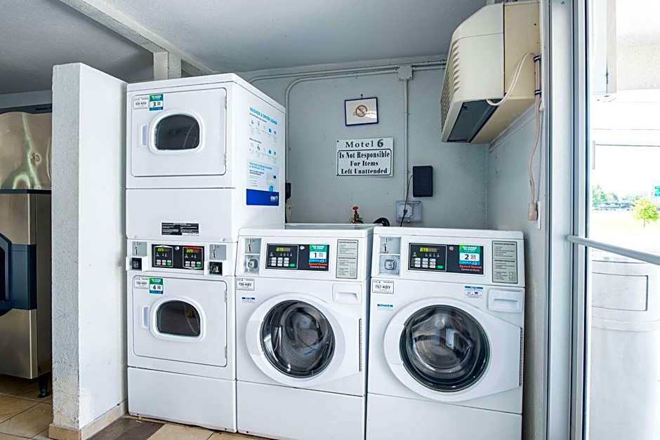 Motel 6-Sandston, VA - Richmond, Va