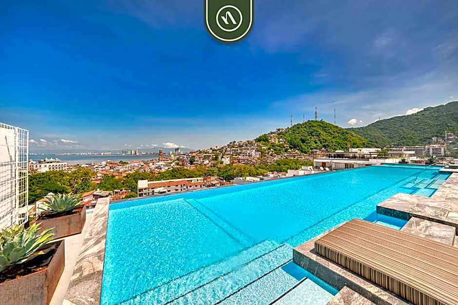 Amazing 1 BR Condo with Terrace - Rooftop Pool