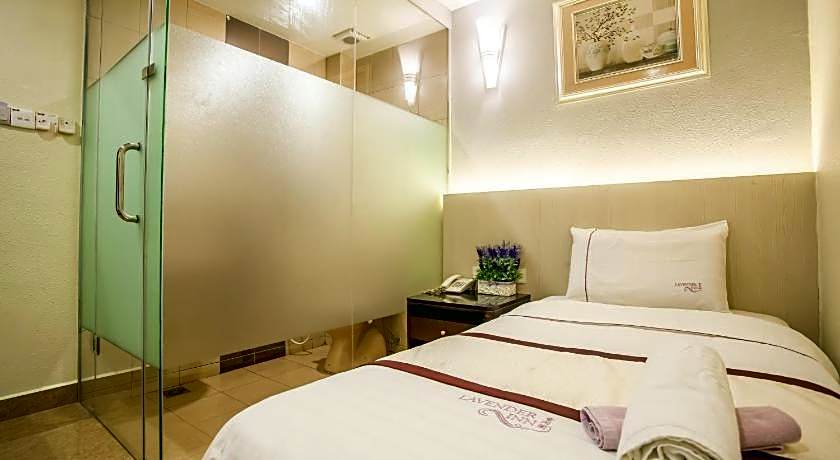 Lavender Inn Nusa Bestari