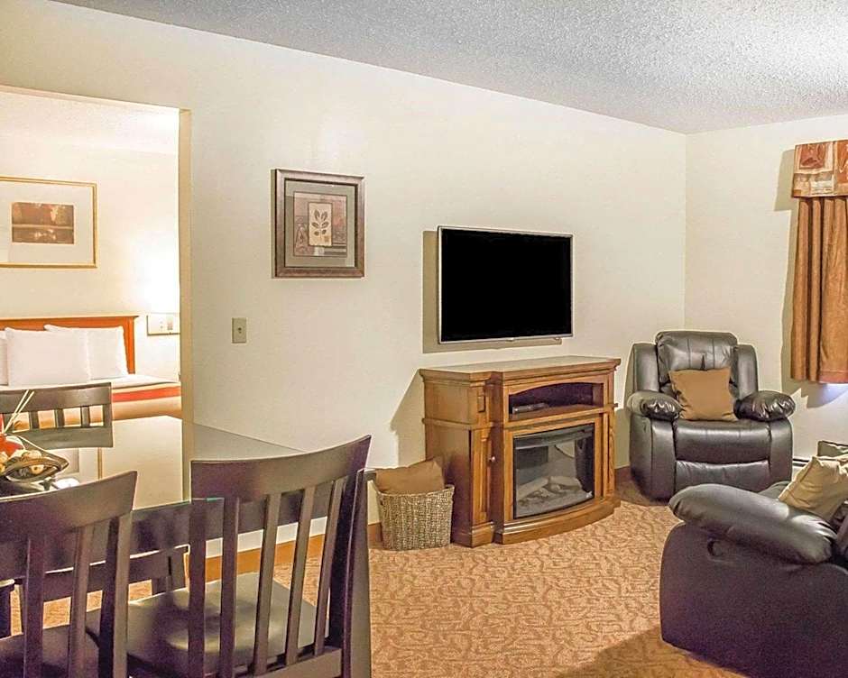 Econo Lodge On The Bay