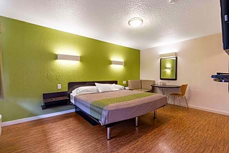 1 Queen Bed | Non-Smoking