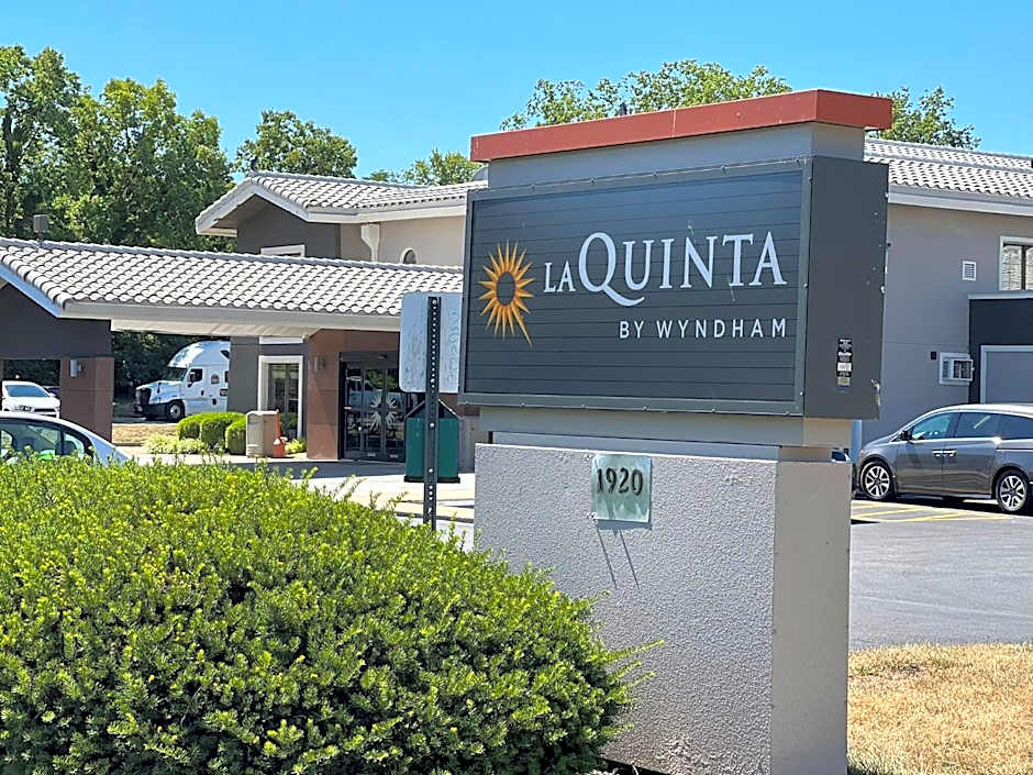 La Quinta Inn & Suites by Wyndham Lexington