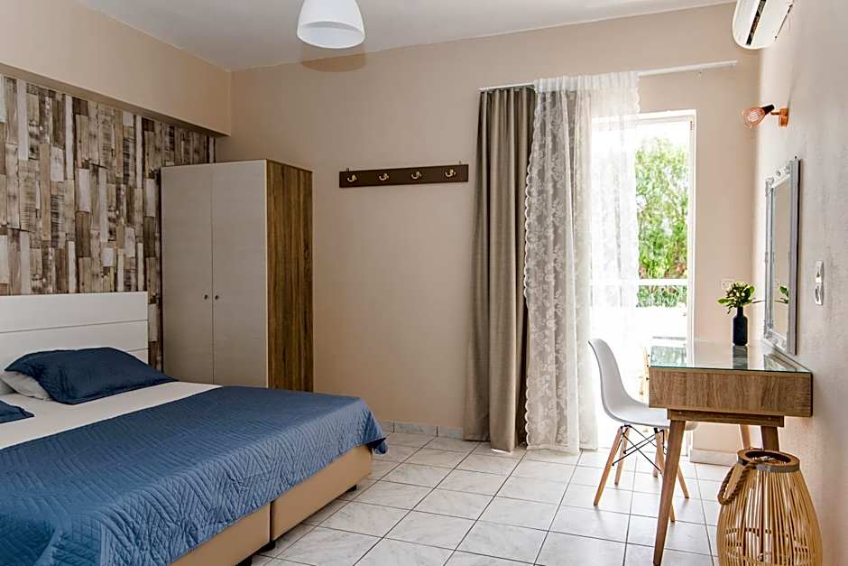 Silver Sun Studios & Apartments