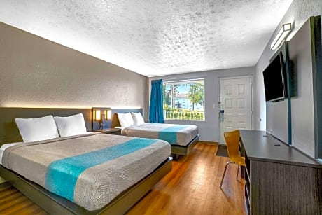 Queen Room with Two Queen Beds - Disability Access - Roll In Shower