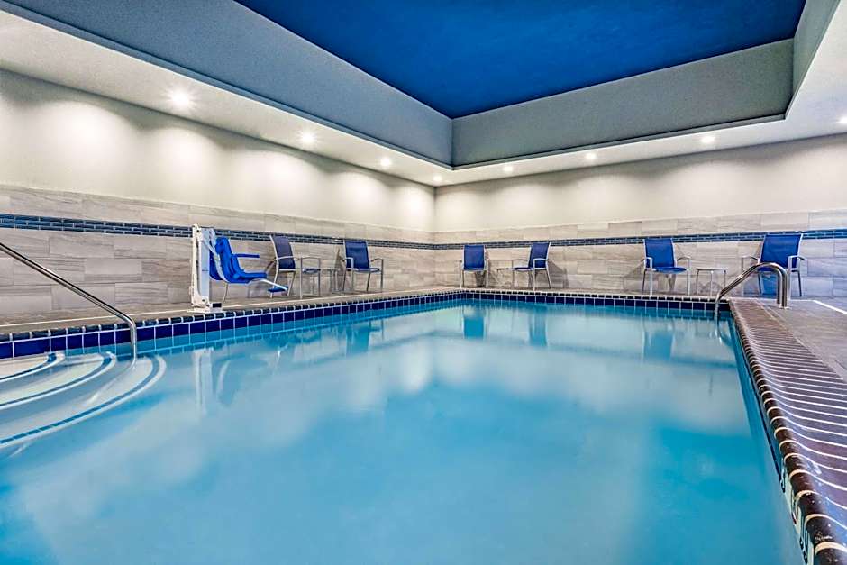 LaQuinta Suites by Wyndham South Bend Notre Dame Area