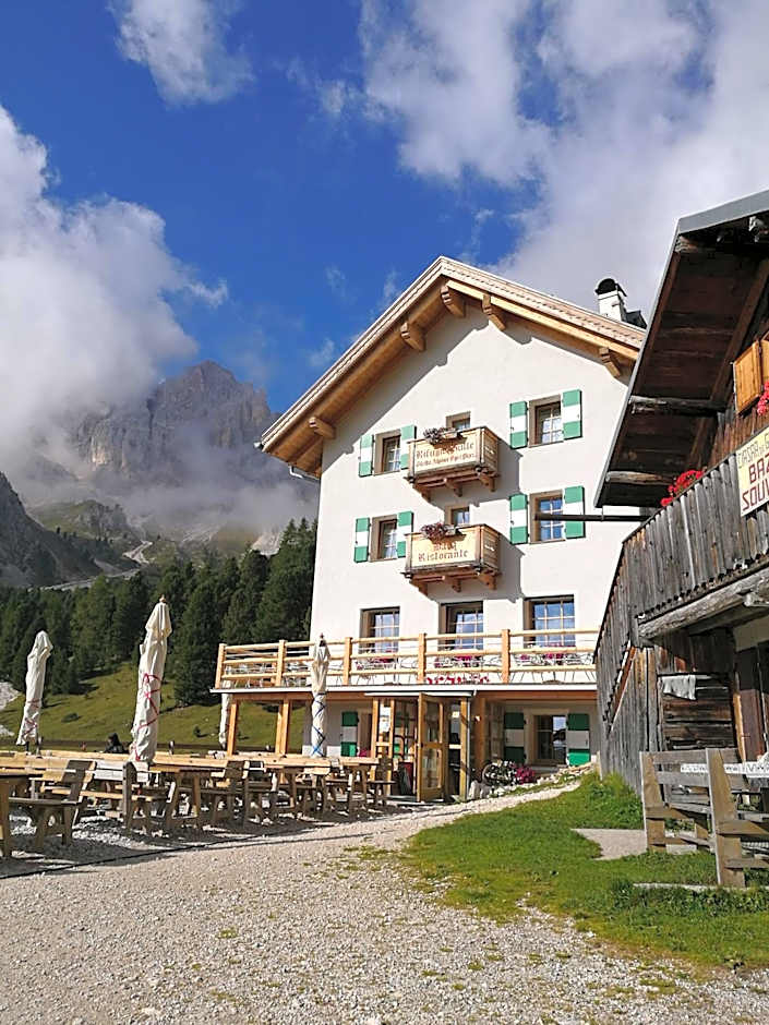 Rifugio Stella Alpina Spiz Piaz per escursionisti