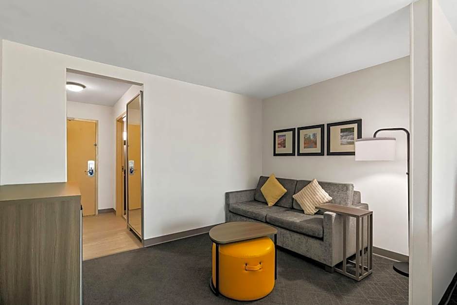 Comfort Suites Bentonville - Rogers