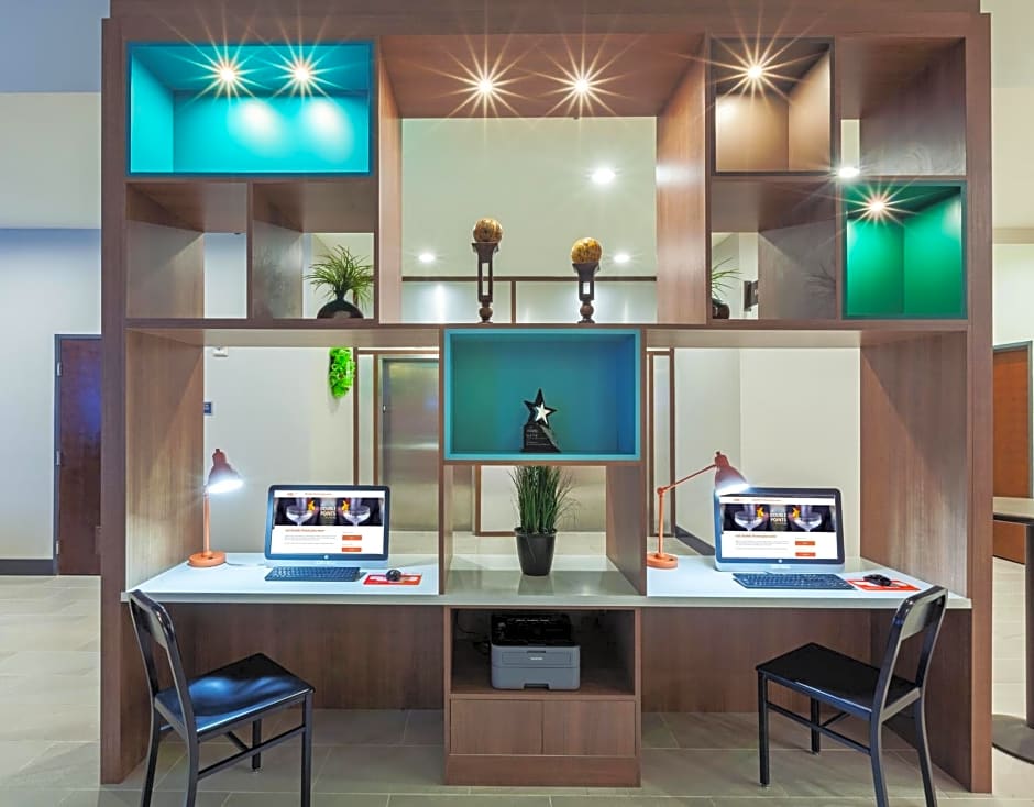 Holiday Inn and Suites McKinney - Allen By IHG