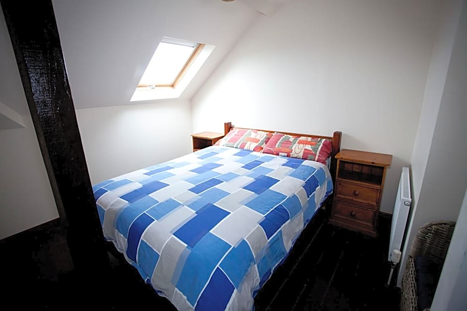 Aille River Tourist Hostel and Campsite Doolin