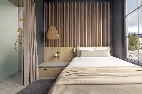 Deluxe Double or Twin Room with Balcony